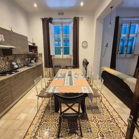 Spacious 4-Bedrooms Townhouse In Tas-Sliema Exteriör bild