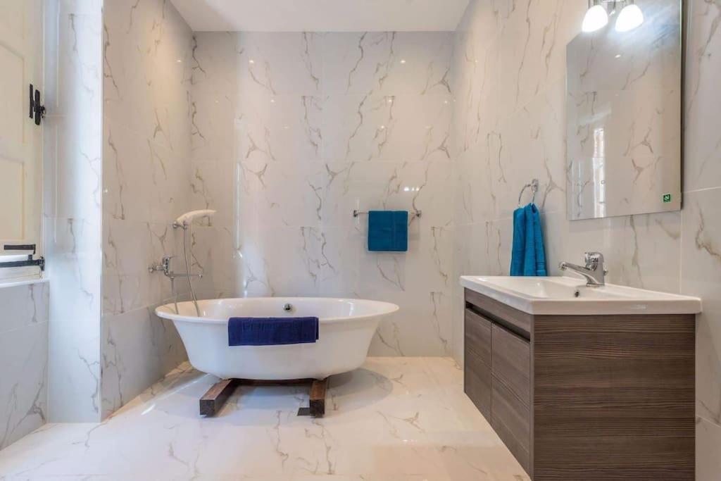 Spacious 4-Bedrooms Townhouse In Tas-Sliema Exteriör bild