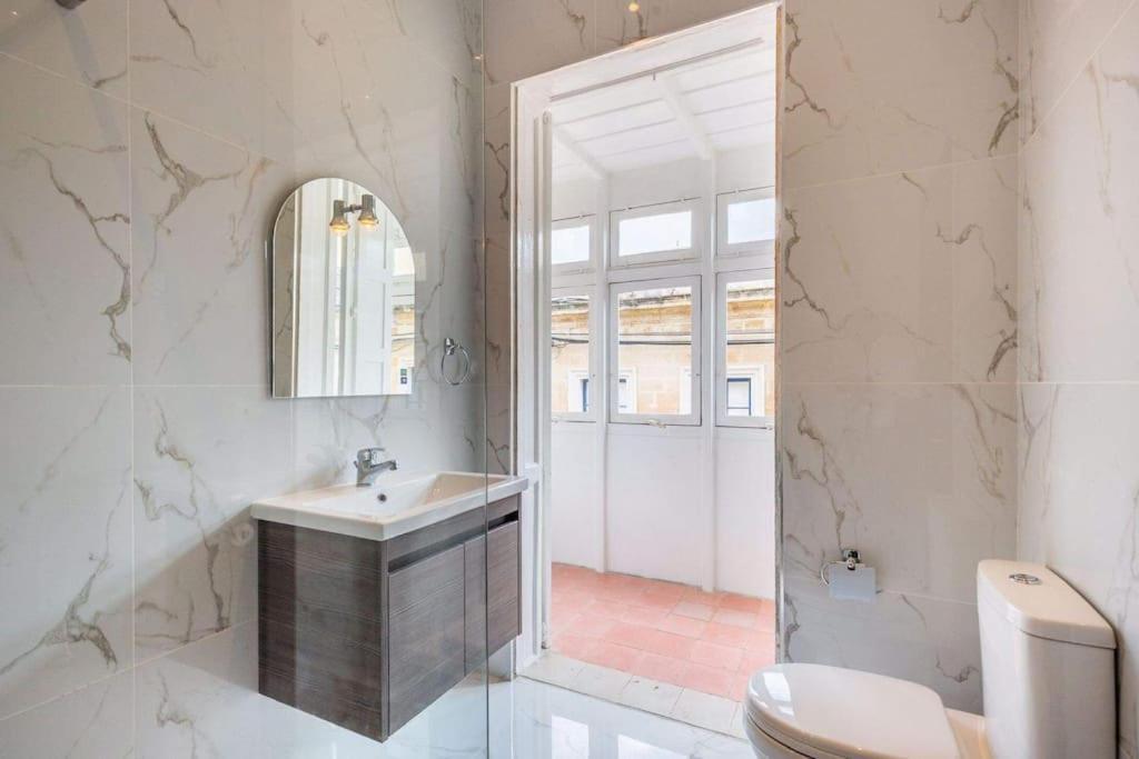 Spacious 4-Bedrooms Townhouse In Tas-Sliema Exteriör bild